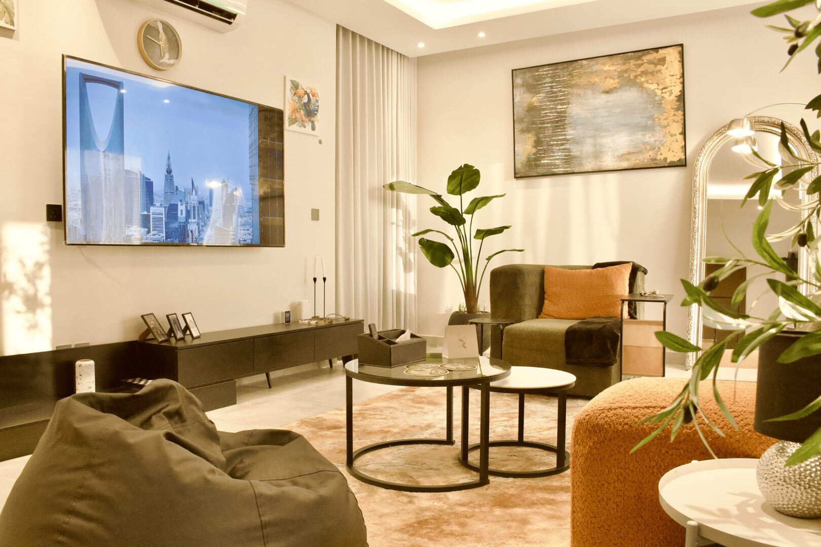Stylish 2-Bedroom Apartment with Modern Furniture in Saudi Arabia